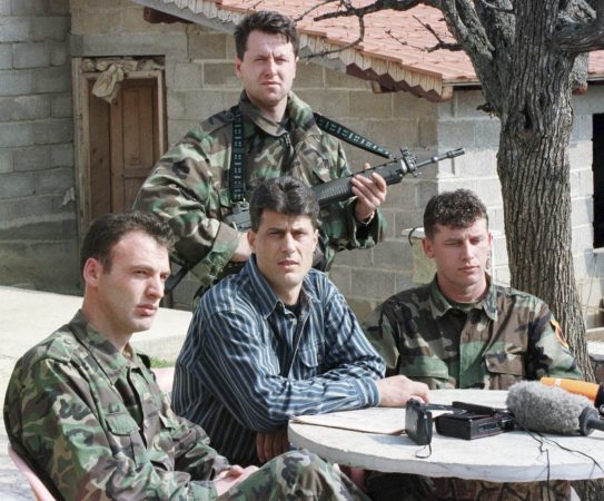 Read more about the article Kosovo, Srbija i ratni zločini: Hašim Tači u Hagu poriče optužbe