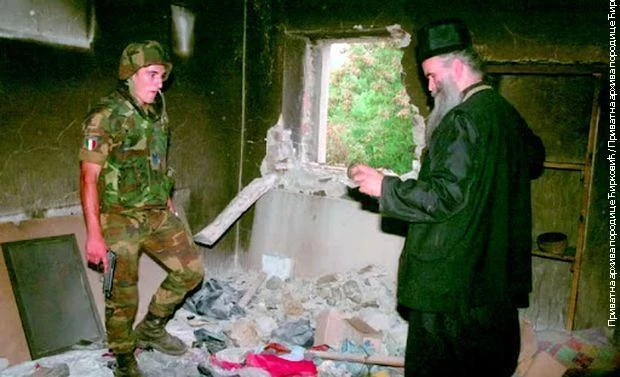 Амфилохије Радовић у кући Милоша Ћирковића